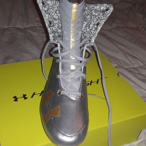 Size 11.5 Under Armour MC highlight Silver Cleat